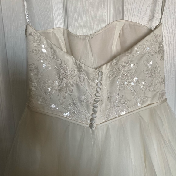 David’s Bridal Straples Wedding Dress,Embroidered Sequins Tulle Off White - Picture 4 of 6